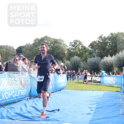 25.08.2024 - Elbe Triathlon Hamburg H.Heesch http://msf.ph/oto/6860382 25.08.2024 11:02:08 Ziel 249, 293 meine-sportfotos.de
