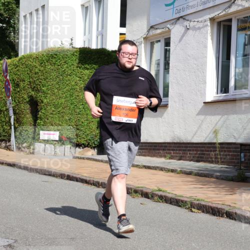 25.08.2024 - 20. Blankeneser Heldenlauf Strokosch-Dieckow http://msf.ph/oto/6860385 25.08.2024 10:07:02 Ziel 106, 252, 253 meine-sportfotos.de