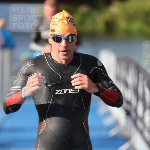 25.08.2024 - Elbe Triathlon Hamburg H.Heesch http://msf.ph/oto/6860389 25.08.2024 09:14:30 Schwimmen 338, 404, 414, 415, 419, 465 meine-sportfotos.de