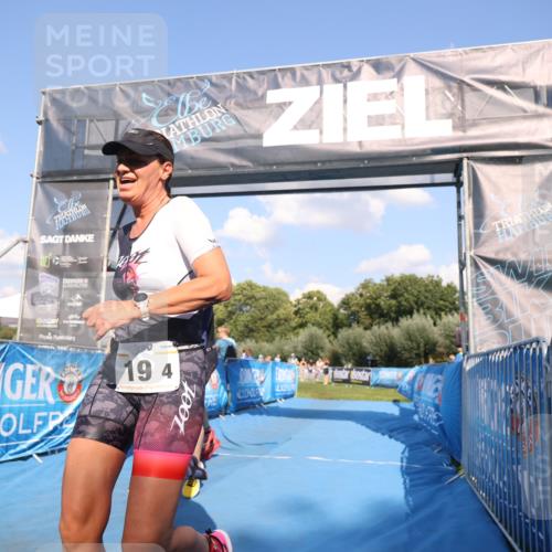 25.08.2024 - Elbe Triathlon Hamburg H.Heesch http://msf.ph/oto/6860394 25.08.2024 16:42:03 Ziel  meine-sportfotos.de