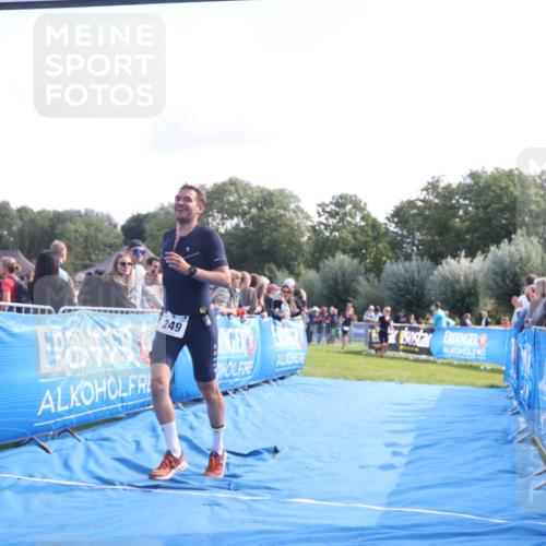 25.08.2024 - Elbe Triathlon Hamburg H.Heesch http://msf.ph/oto/6860395 25.08.2024 11:02:08 Ziel 249, 293 meine-sportfotos.de