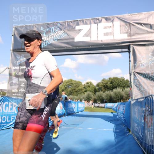 25.08.2024 - Elbe Triathlon Hamburg H.Heesch http://msf.ph/oto/6860398 25.08.2024 16:42:03 Ziel  meine-sportfotos.de