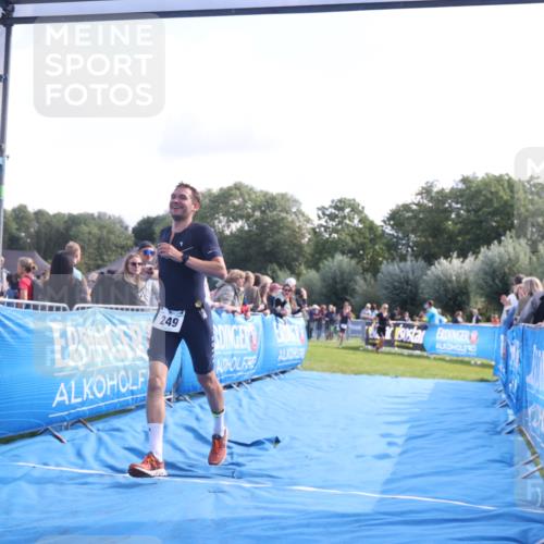 25.08.2024 - Elbe Triathlon Hamburg H.Heesch http://msf.ph/oto/6860399 25.08.2024 11:02:08 Ziel 249, 293 meine-sportfotos.de