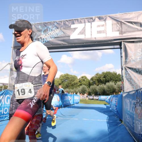 25.08.2024 - Elbe Triathlon Hamburg H.Heesch http://msf.ph/oto/6860402 25.08.2024 16:42:03 Ziel  meine-sportfotos.de