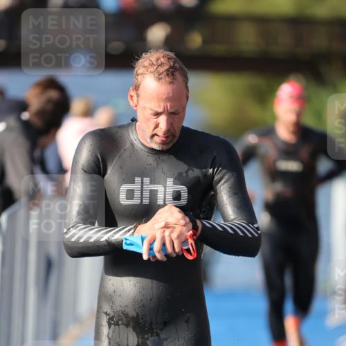 25.08.2024 - Elbe Triathlon Hamburg H.Heesch http://msf.ph/oto/6860422 25.08.2024 09:14:33 Schwimmen 338, 404, 414, 415, 419, 465 meine-sportfotos.de