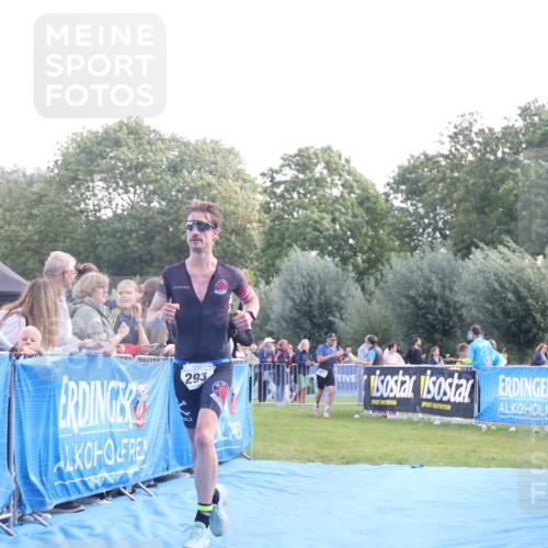25.08.2024 - Elbe Triathlon Hamburg H.Heesch http://msf.ph/oto/6860423 25.08.2024 11:02:14 Ziel 249, 293 meine-sportfotos.de