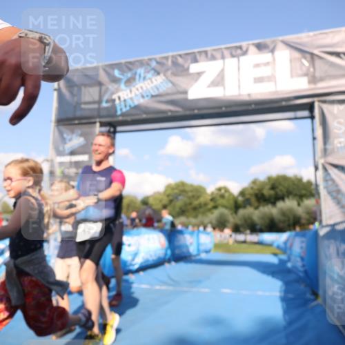 25.08.2024 - Elbe Triathlon Hamburg H.Heesch http://msf.ph/oto/6860425 25.08.2024 16:42:03 Ziel  meine-sportfotos.de