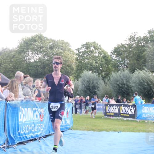25.08.2024 - Elbe Triathlon Hamburg H.Heesch http://msf.ph/oto/6860428 25.08.2024 11:02:14 Ziel 249, 293 meine-sportfotos.de