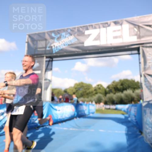 25.08.2024 - Elbe Triathlon Hamburg H.Heesch http://msf.ph/oto/6860440 25.08.2024 16:42:03 Ziel  meine-sportfotos.de
