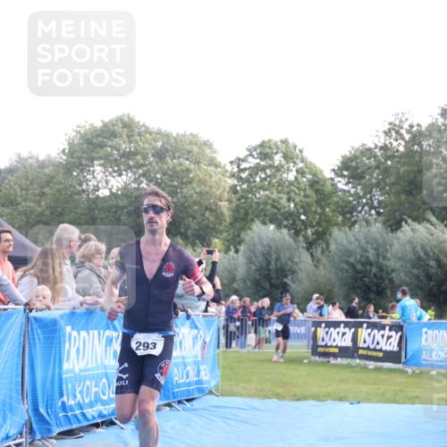 25.08.2024 - Elbe Triathlon Hamburg H.Heesch http://msf.ph/oto/6860444 25.08.2024 11:02:15 Ziel 249, 293 meine-sportfotos.de