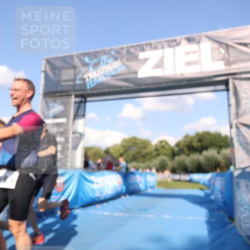25.08.2024 - Elbe Triathlon Hamburg H.Heesch http://msf.ph/oto/6860448 25.08.2024 16:42:03 Ziel  meine-sportfotos.de