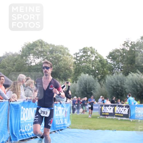 25.08.2024 - Elbe Triathlon Hamburg H.Heesch http://msf.ph/oto/6860449 25.08.2024 11:02:15 Ziel 249, 293 meine-sportfotos.de
