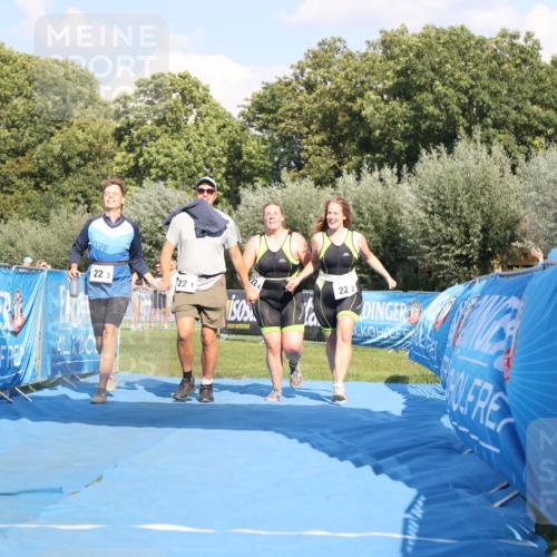 25.08.2024 - Elbe Triathlon Hamburg H.Heesch http://msf.ph/oto/6860453 25.08.2024 16:42:19 Ziel  meine-sportfotos.de