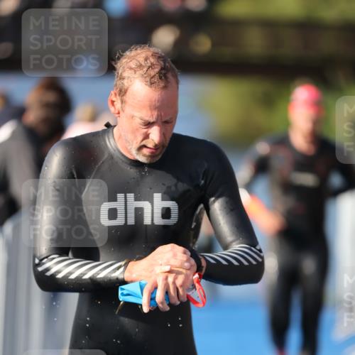 25.08.2024 - Elbe Triathlon Hamburg H.Heesch http://msf.ph/oto/6860454 25.08.2024 09:14:33 Schwimmen 338, 404, 414, 415, 419, 465 meine-sportfotos.de