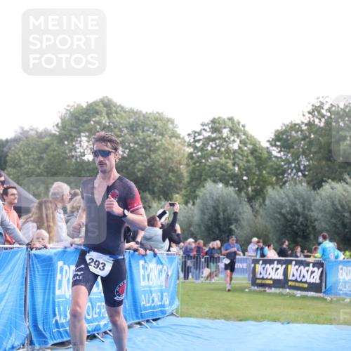 25.08.2024 - Elbe Triathlon Hamburg H.Heesch http://msf.ph/oto/6860456 25.08.2024 11:02:15 Ziel 249, 293 meine-sportfotos.de