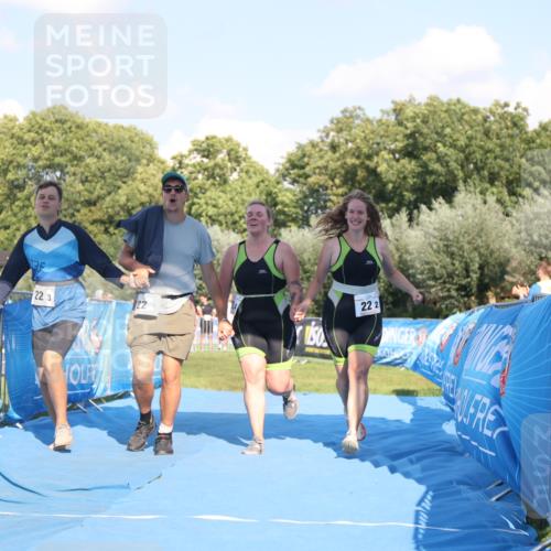 25.08.2024 - Elbe Triathlon Hamburg H.Heesch http://msf.ph/oto/6860470 25.08.2024 16:42:20 Ziel  meine-sportfotos.de