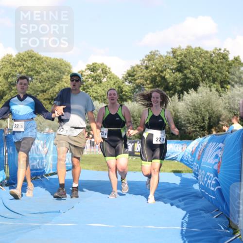 25.08.2024 - Elbe Triathlon Hamburg H.Heesch http://msf.ph/oto/6860478 25.08.2024 16:42:20 Ziel  meine-sportfotos.de