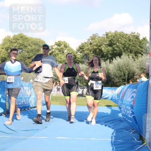 25.08.2024 - Elbe Triathlon Hamburg H.Heesch http://msf.ph/oto/6860486 25.08.2024 16:42:20 Ziel  meine-sportfotos.de