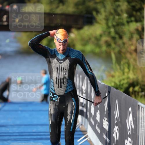 25.08.2024 - Elbe Triathlon Hamburg H.Heesch http://msf.ph/oto/6860498 25.08.2024 09:14:41 Schwimmen 338, 404, 414, 415, 419, 465 meine-sportfotos.de