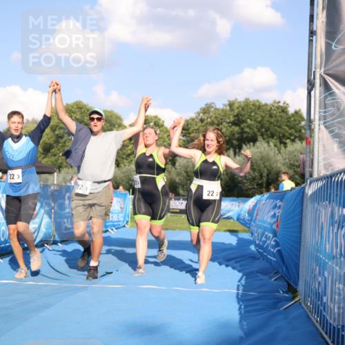 25.08.2024 - Elbe Triathlon Hamburg H.Heesch http://msf.ph/oto/6860527 25.08.2024 16:42:21 Ziel  meine-sportfotos.de