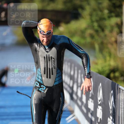 25.08.2024 - Elbe Triathlon Hamburg H.Heesch http://msf.ph/oto/6860531 25.08.2024 09:14:42 Schwimmen 338, 404, 414, 415, 419, 465 meine-sportfotos.de