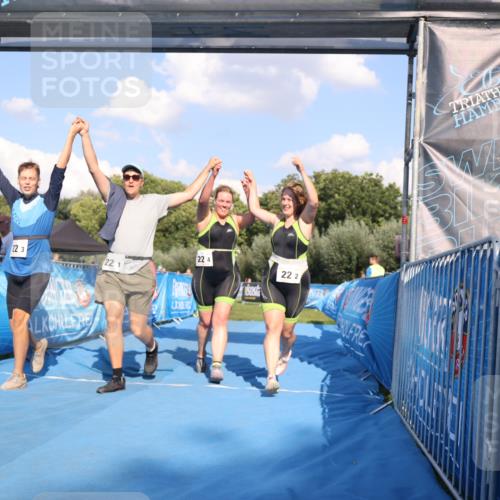 25.08.2024 - Elbe Triathlon Hamburg H.Heesch http://msf.ph/oto/6860548 25.08.2024 16:42:21 Ziel  meine-sportfotos.de