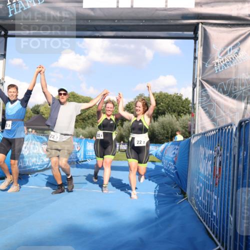 25.08.2024 - Elbe Triathlon Hamburg H.Heesch http://msf.ph/oto/6860556 25.08.2024 16:42:21 Ziel  meine-sportfotos.de