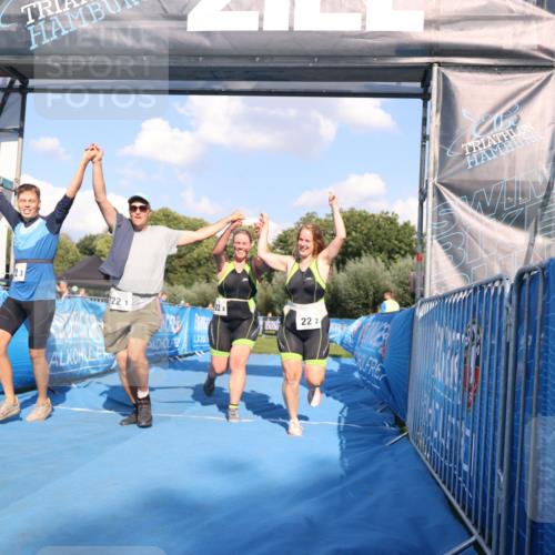 25.08.2024 - Elbe Triathlon Hamburg H.Heesch http://msf.ph/oto/6860560 25.08.2024 16:42:21 Ziel  meine-sportfotos.de