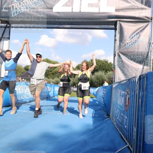 25.08.2024 - Elbe Triathlon Hamburg H.Heesch http://msf.ph/oto/6860564 25.08.2024 16:42:21 Ziel  meine-sportfotos.de