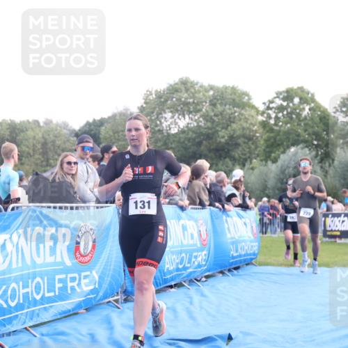 25.08.2024 - Elbe Triathlon Hamburg H.Heesch http://msf.ph/oto/6860566 25.08.2024 11:02:54 Ziel 131, 182, 222 meine-sportfotos.de