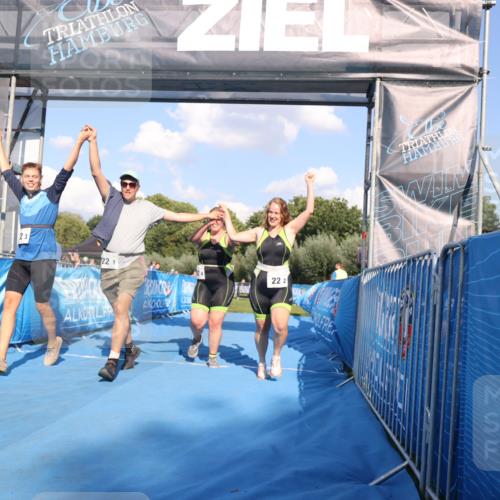 25.08.2024 - Elbe Triathlon Hamburg H.Heesch http://msf.ph/oto/6860568 25.08.2024 16:42:21 Ziel  meine-sportfotos.de