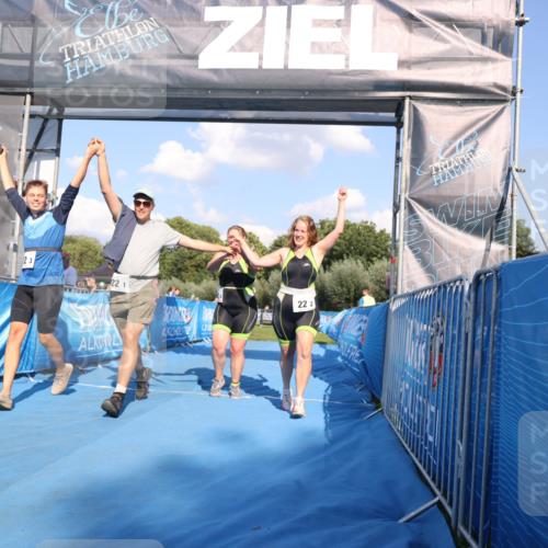 25.08.2024 - Elbe Triathlon Hamburg H.Heesch http://msf.ph/oto/6860571 25.08.2024 16:42:21 Ziel  meine-sportfotos.de