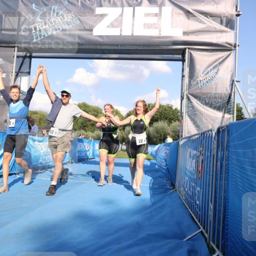 25.08.2024 - Elbe Triathlon Hamburg H.Heesch http://msf.ph/oto/6860574 25.08.2024 16:42:22 Ziel  meine-sportfotos.de