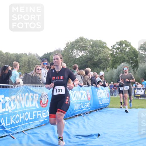 25.08.2024 - Elbe Triathlon Hamburg H.Heesch http://msf.ph/oto/6860575 25.08.2024 11:02:54 Ziel 131, 182, 222 meine-sportfotos.de