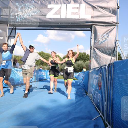 25.08.2024 - Elbe Triathlon Hamburg H.Heesch http://msf.ph/oto/6860579 25.08.2024 16:42:22 Ziel  meine-sportfotos.de