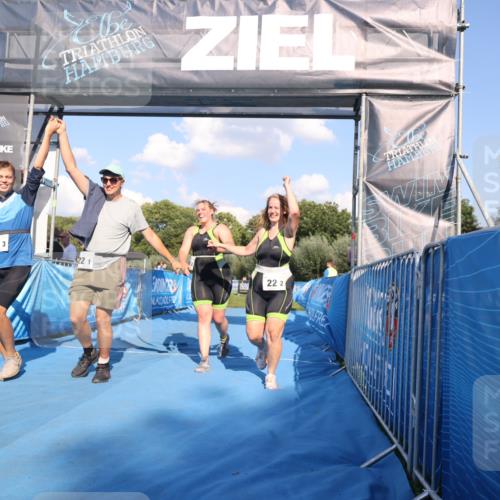 25.08.2024 - Elbe Triathlon Hamburg H.Heesch http://msf.ph/oto/6860588 25.08.2024 16:42:22 Ziel  meine-sportfotos.de