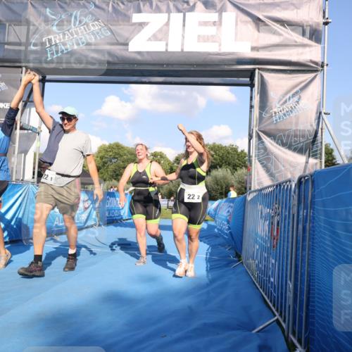 25.08.2024 - Elbe Triathlon Hamburg H.Heesch http://msf.ph/oto/6860597 25.08.2024 16:42:22 Ziel  meine-sportfotos.de