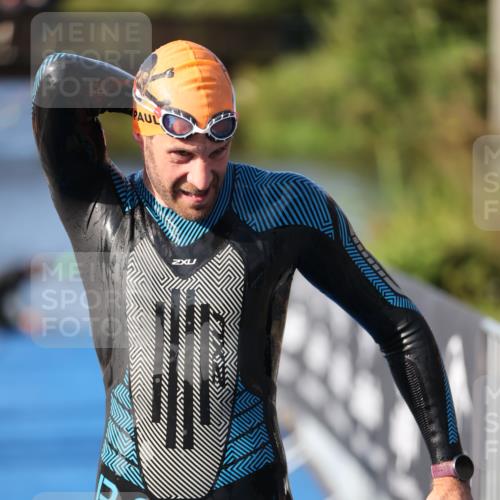 25.08.2024 - Elbe Triathlon Hamburg H.Heesch http://msf.ph/oto/6860600 25.08.2024 09:14:43 Schwimmen 338, 404, 414, 415, 419, 465 meine-sportfotos.de
