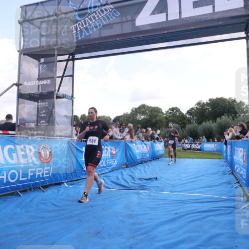 25.08.2024 - Elbe Triathlon Hamburg H.Heesch http://msf.ph/oto/6860614 25.08.2024 11:02:55 Ziel 131, 182, 222 meine-sportfotos.de
