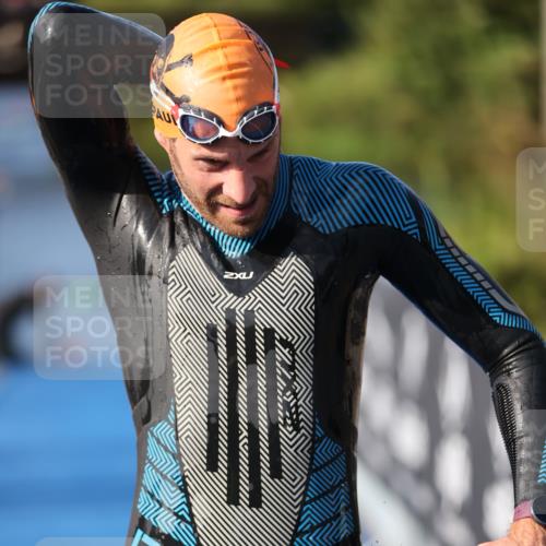 25.08.2024 - Elbe Triathlon Hamburg H.Heesch http://msf.ph/oto/6860621 25.08.2024 09:14:44 Schwimmen 338, 404, 414, 415, 419, 465 meine-sportfotos.de