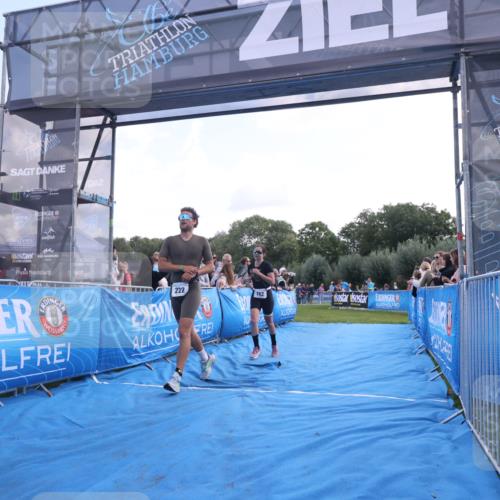 25.08.2024 - Elbe Triathlon Hamburg H.Heesch http://msf.ph/oto/6860648 25.08.2024 11:02:57 Ziel 131, 177, 182, 222 meine-sportfotos.de