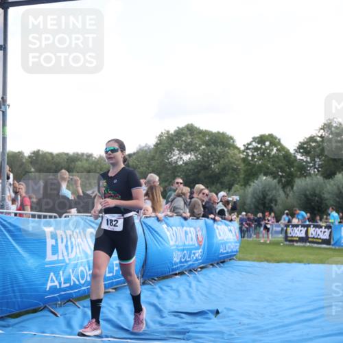 25.08.2024 - Elbe Triathlon Hamburg H.Heesch http://msf.ph/oto/6860658 25.08.2024 11:02:57 Ziel 131, 177, 182, 222 meine-sportfotos.de