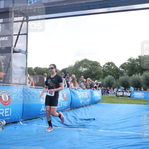 25.08.2024 - Elbe Triathlon Hamburg H.Heesch http://msf.ph/oto/6860668 25.08.2024 11:02:58 Ziel 131, 177, 182, 222 meine-sportfotos.de