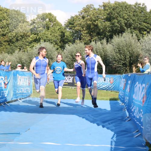 25.08.2024 - Elbe Triathlon Hamburg H.Heesch http://msf.ph/oto/6860676 25.08.2024 16:43:06 Ziel  meine-sportfotos.de