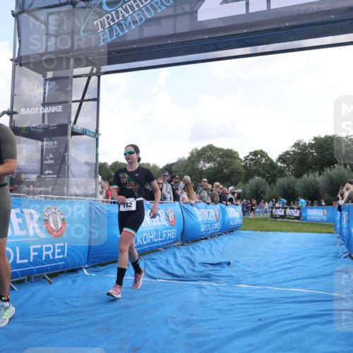 25.08.2024 - Elbe Triathlon Hamburg H.Heesch http://msf.ph/oto/6860682 25.08.2024 11:02:58 Ziel 131, 177, 182, 222 meine-sportfotos.de
