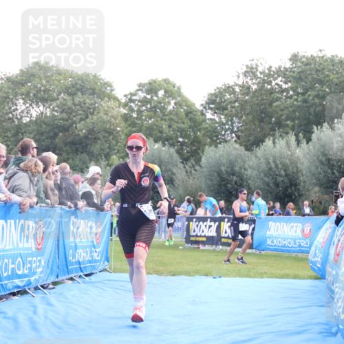 25.08.2024 - Elbe Triathlon Hamburg H.Heesch http://msf.ph/oto/6860691 25.08.2024 11:03:04 Ziel 177, 182, 290 meine-sportfotos.de