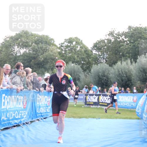 25.08.2024 - Elbe Triathlon Hamburg H.Heesch http://msf.ph/oto/6860703 25.08.2024 11:03:04 Ziel 177, 182, 290 meine-sportfotos.de