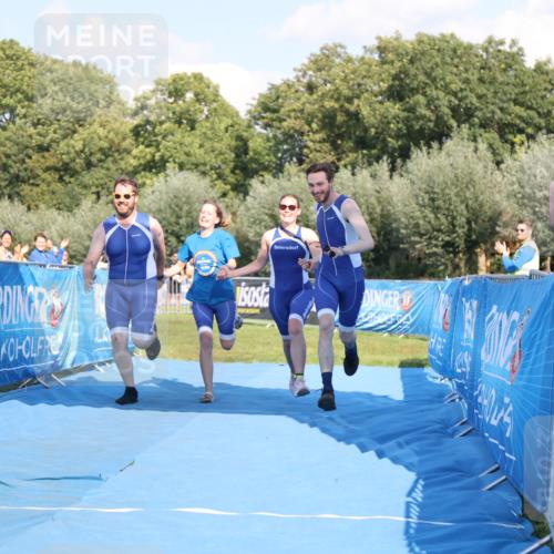 25.08.2024 - Elbe Triathlon Hamburg H.Heesch http://msf.ph/oto/6860706 25.08.2024 16:43:07 Ziel  meine-sportfotos.de