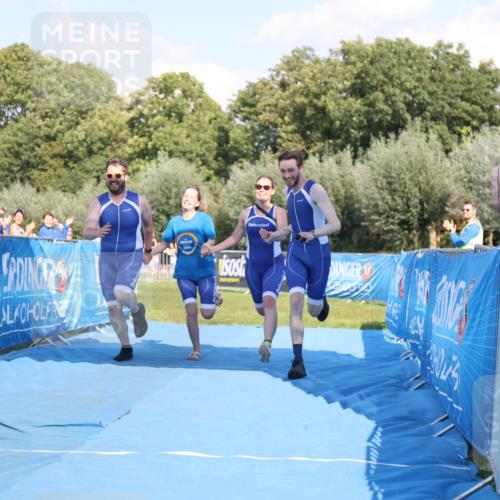 25.08.2024 - Elbe Triathlon Hamburg H.Heesch http://msf.ph/oto/6860711 25.08.2024 16:43:07 Ziel  meine-sportfotos.de