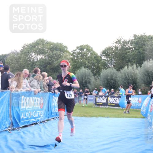 25.08.2024 - Elbe Triathlon Hamburg H.Heesch http://msf.ph/oto/6860713 25.08.2024 11:03:04 Ziel 177, 182, 290 meine-sportfotos.de